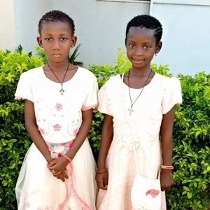 Deux petites visiteuses du jour de Noël