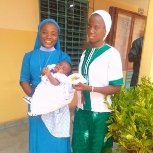 Communier à la joie d'une collègue de l'OCADES