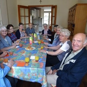 Autour d'un goûter gentiment offert