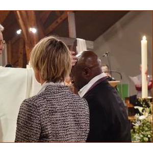 Le rite de l'onction lors de la confirmation