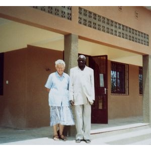 Ouaga Centre Anne Boivent : Sr Germaine (Responsable), avec J. Marc, entrepreneur 2011