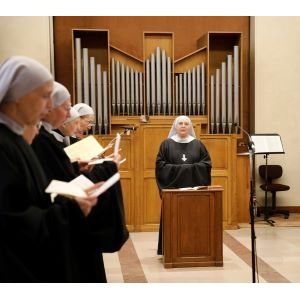 Eucharistie : l'abbesse a rejoint son siège