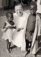 Sr St Vincent avec enfants