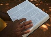 Nous avons lu un passage de la Parole de Dieu