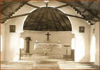 L'intérieur de l'église de Tambaga dans les années 1961