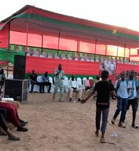 La tribune et les discours