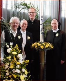 Les 3 Jubilaires avec le Père Frank Sweer
