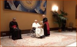 Pape François recevant la délégation française Jésus Caritas