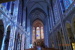 Le soleil illumine la basilique de Pontmain