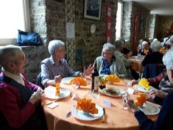 Repas de fête des Jubilaires le 9 mai à la communauté de La Guilmarais