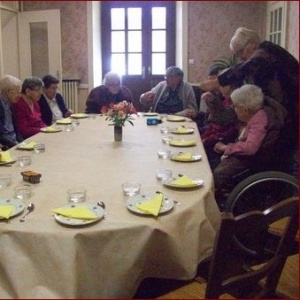 Rencontre avec des résidents de l'Ephad de St Aubin du Cormier en 2013