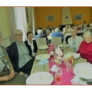 Sr M.Angèle entourée des 2 jubilaires d'or et de Sr Anna, 80 ans de vie religieuse