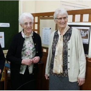 Sr Thérèse entourée de Srs M. Angèle et Jeannine