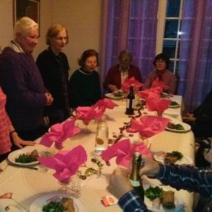 Des voisins sont invités pour fêter l'année nouvelle