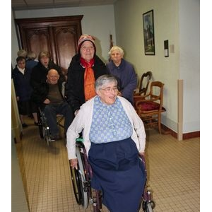 accueil des résidents par Sr Cécile