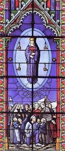L'apparition. On y voit sœurs Vitaline et M. Edouard. Vitrail de la basilique de Pontmain L'apparition. On y voit sœurs Vitaline et M. Edouard. Vitrail de la basilique de Pontmain