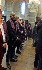 Chaque catéchumène a reçu l'étole violette