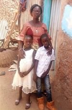 Adèle et 2 de ses enfants