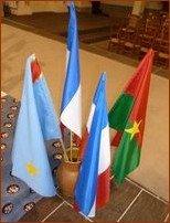 Drapeaux de RDC, France, Pays-Bas et Burkina-Faso (de gauche à droite) Drapeaux de RDC, France, Pays-Bas et Burkina-Faso (de gauche à droite)