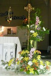 Art floral liturgique dans la chapelle de Rillé