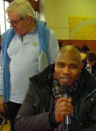 Les migrants sont inviter à parler Les migrants sont inviter à parler