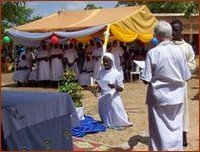 Sr Marie-Angèle Fauvel, Supérieure générale, reçoit les vœux de Sr Léa Sr Marie-Angèle Fauvel, Supérieure générale, reçoit les vœux de Sr Léa