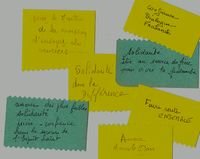 Voici quelques-uns des engagements écrits et remis dans une corbeille. Voici quelques-uns des engagements écrits et remis dans une corbeille.