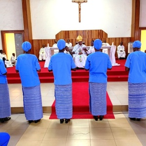 1 - Les novices font leur demande à l'évêque