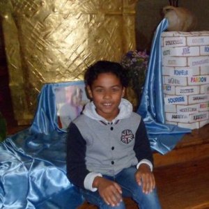 Un jeune participant à la veillée