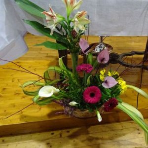 Bouquet floral liturgique à la messe