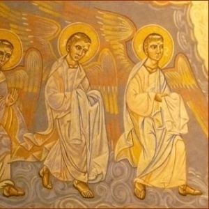 Eglise de Chatel Guyon : Trois des nombreux anges peints par Greschny au cœur des fresques qui couvrent les voûtes