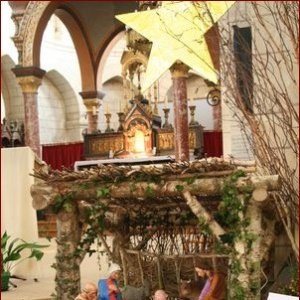En 2008, crèche réalisée au pied du grand autel
