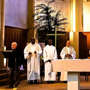 Les célébrants autour de Mgr d'Ornellas
