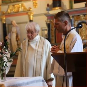 Célébrants de messe à St Sulpice-la-Forêt