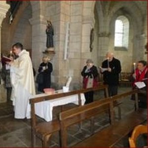 Renouvellement des vœux religieux avant la Prière universelle