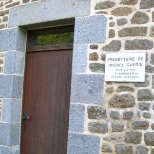 Porte d'entrée du Prespbytère