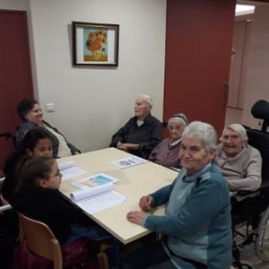 Jeannette, bénévole, et son groupe