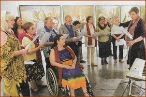 Chorale ATD en visite au Musée des Bx-Arts, en chantant (F. P. ATD) Chorale ATD en visite au Musée des Bx-Arts, en chantant (F. P. ATD)